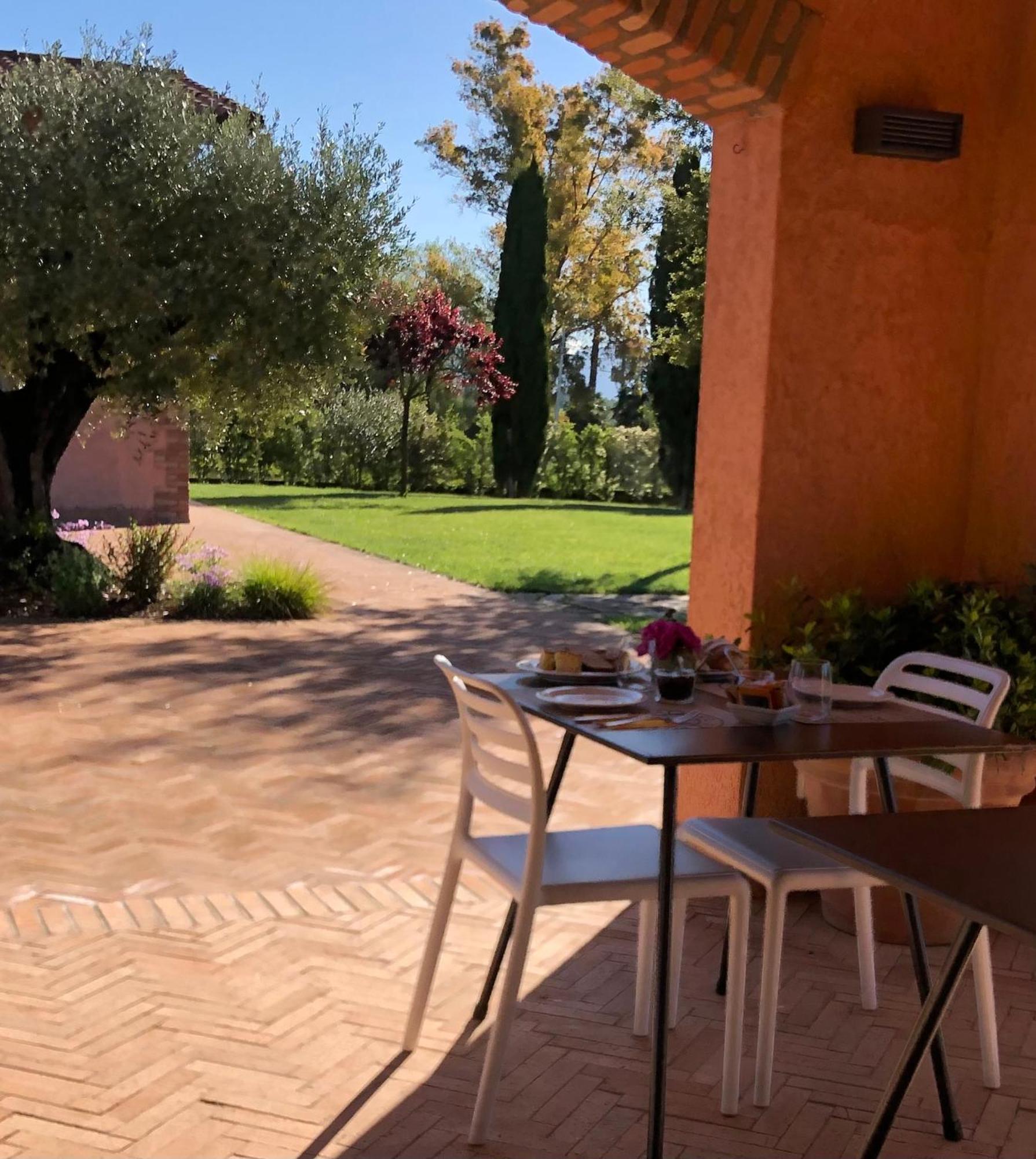 Casale Appia Bed & Breakfast Latina Exterior photo